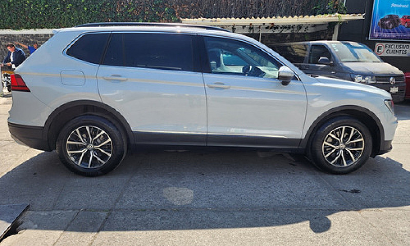 Volkswagen Tiguan 1....