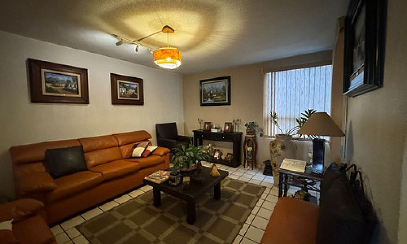 Casa En Venta, Jardi...