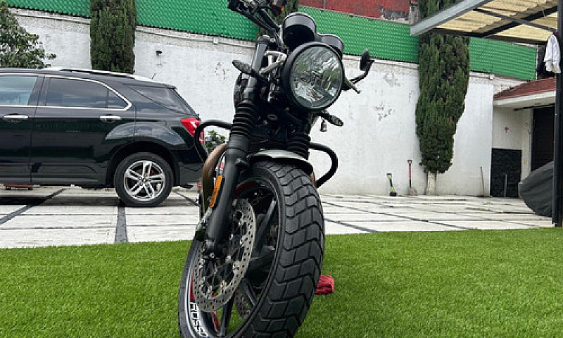 Triumph Speed Twin 1...