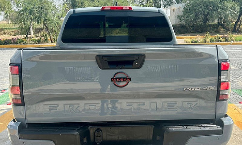 Nissan Frontier 3.8 ...