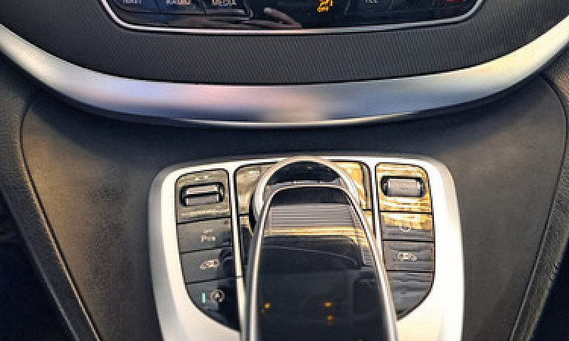 Mercedes Benz V250 P...