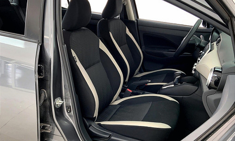Nissan Versa 2021...