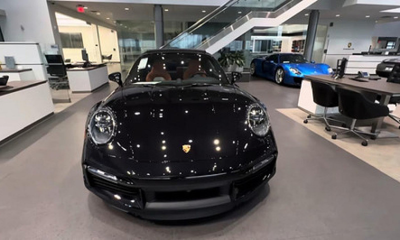 Porsche 911 Turbo S...