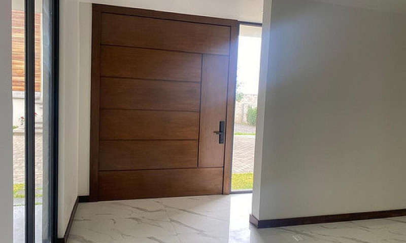 Casa En Venta En Zon...