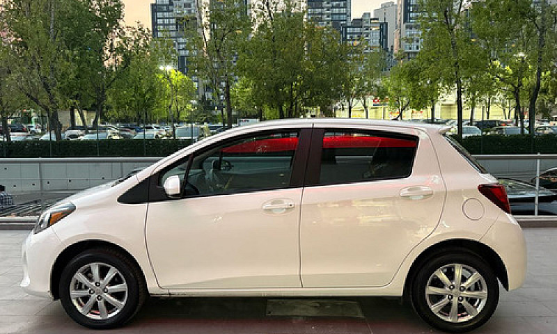 Toyota Yaris 2015...