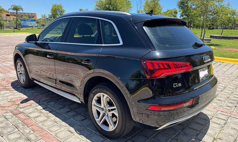 Audi Q5 2.0 L T Sele...