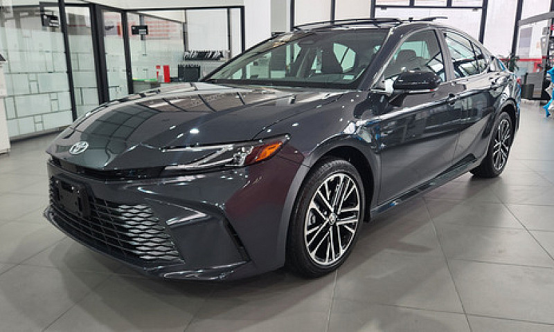 Toyota Camry 2.5 Hev...