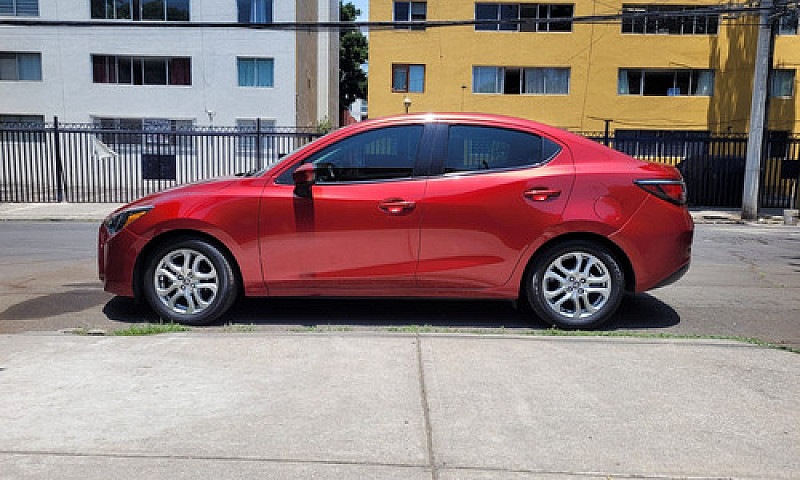 Toyota Yaris 1.5 R L...
