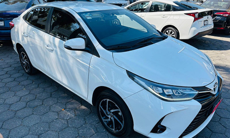 Toyota Yaris 2022...