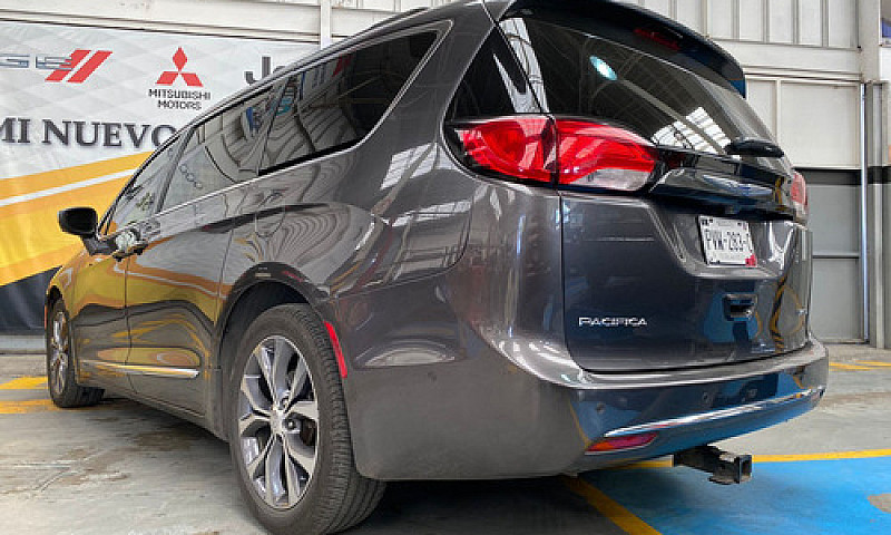 Chrysler Pacifica 20...