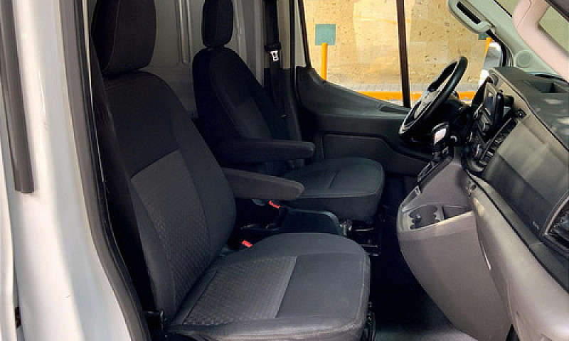 Ford Transit 2020...