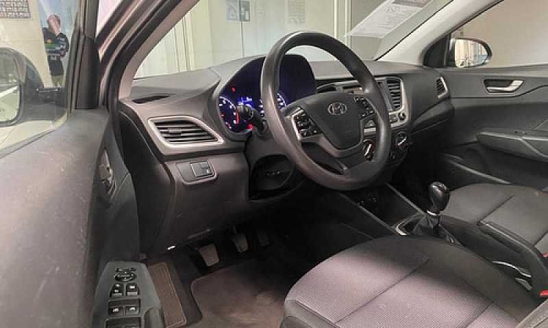 Hyundai  Accent  202...