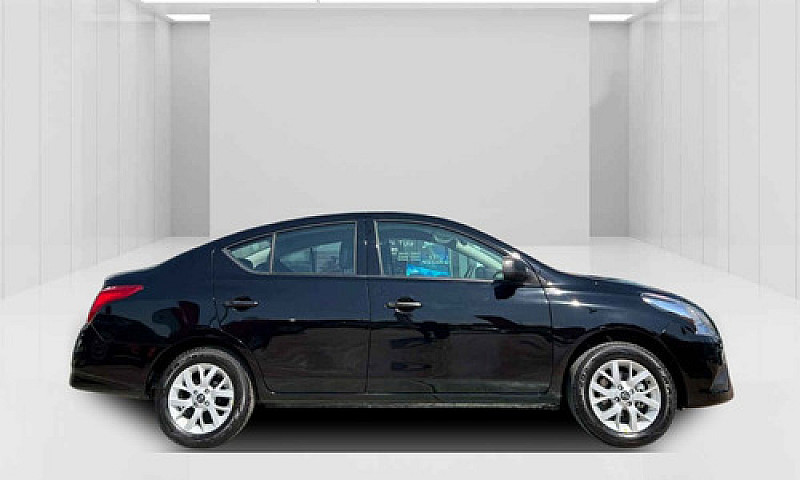Nissan Versa 2024...