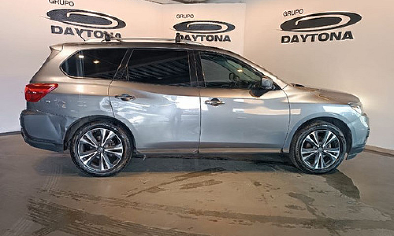 Nissan Pathfinder 20...