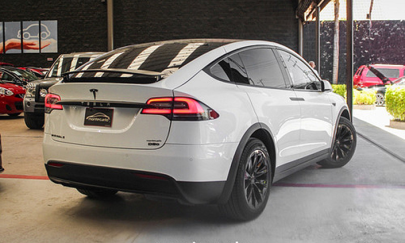 Tesla Model X 2016 9...