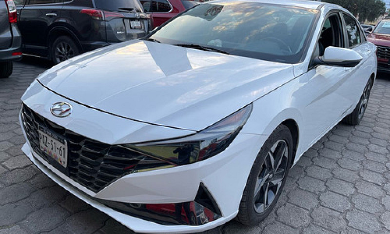 Hyundai Elantra 2022...