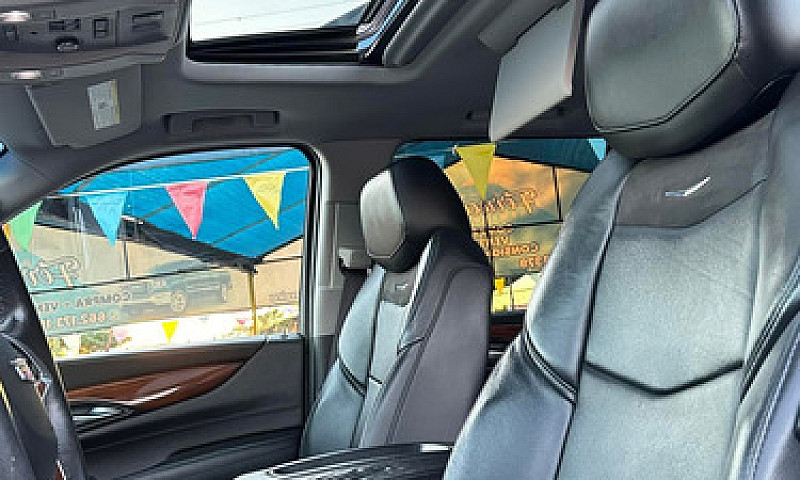 Cadillac Escalade 6....