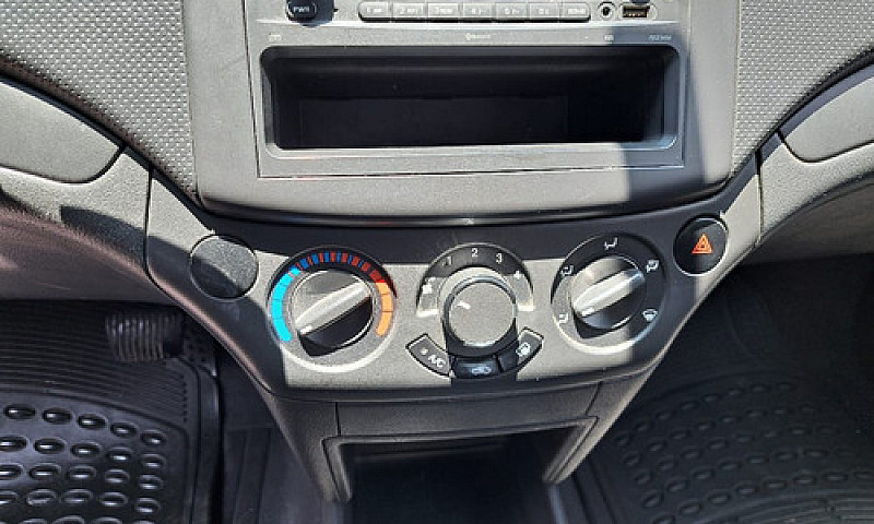 Chevrolet Aveo 2013 ...