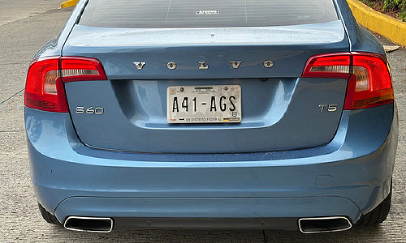 Volvo S60 2.0 T5 Mom...