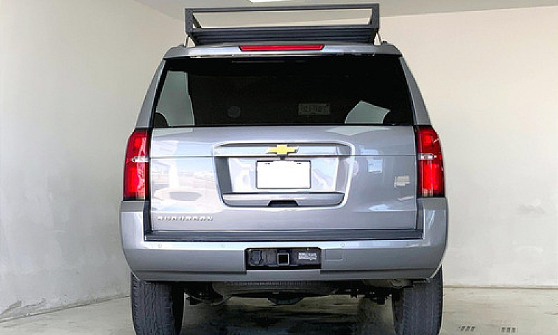 Chevrolet Suburban 2...