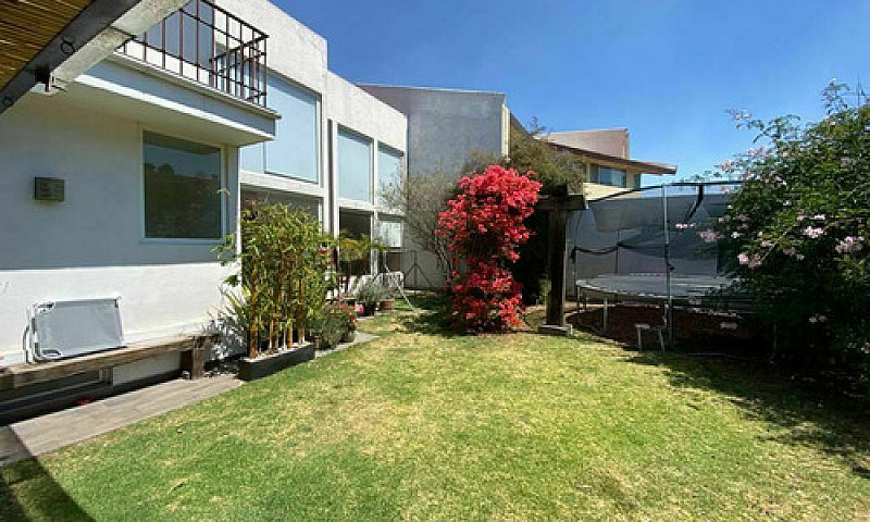 Casa Con Jardín, Ter...