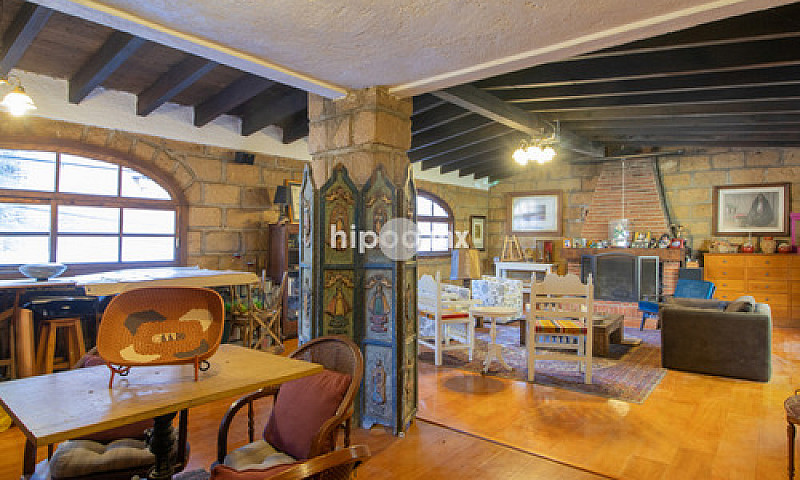 Casa Con Jardin Y Al...