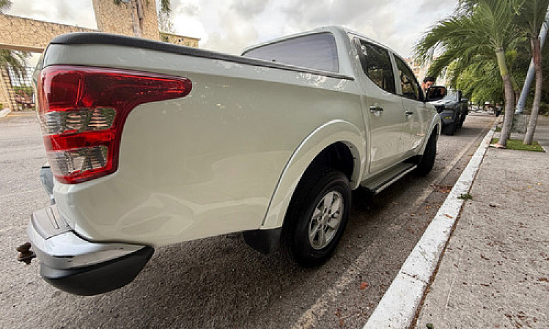 Mitsubishi L200 2.4 ...