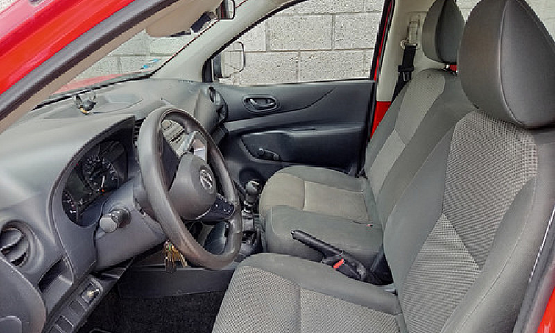 Nissan Np300 2.5 Est...