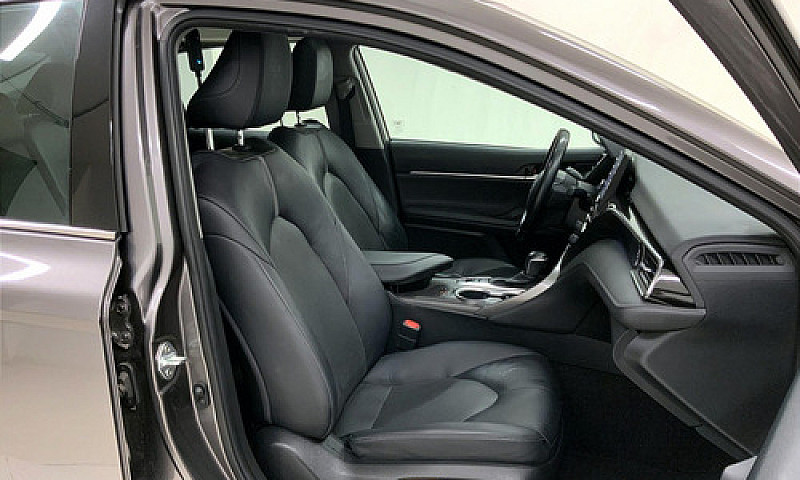 Toyota Camry 2021...
