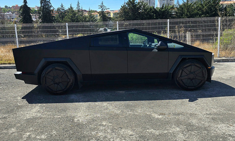 Tesla Cybertruck Cyb...
