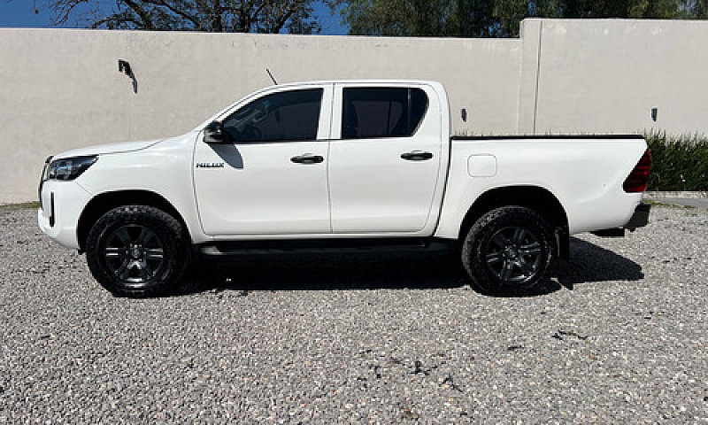 Toyota Hilux 2.7 Cab...