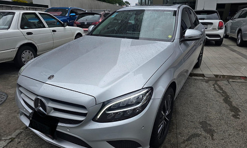 *Mercedez Benz C-200...