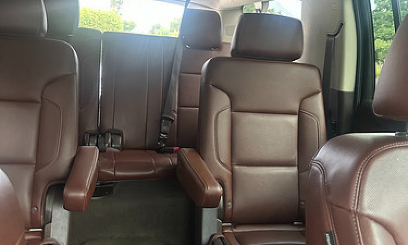 Chevrolet Suburban 5...