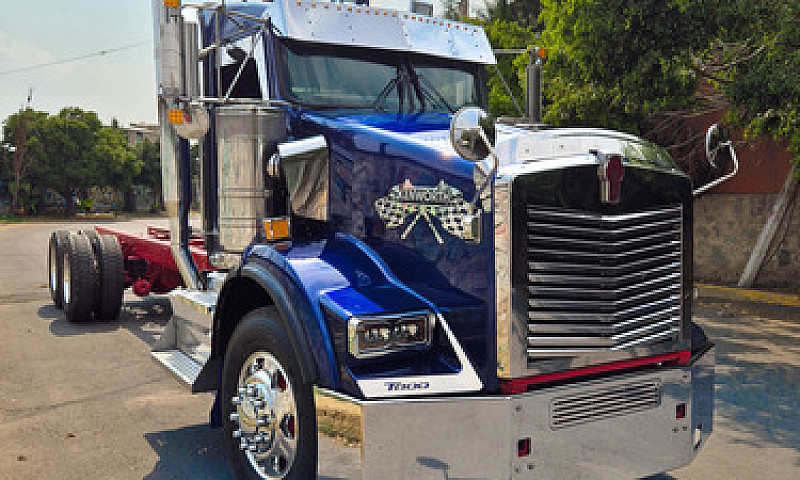 Kenworth T800 Centen...