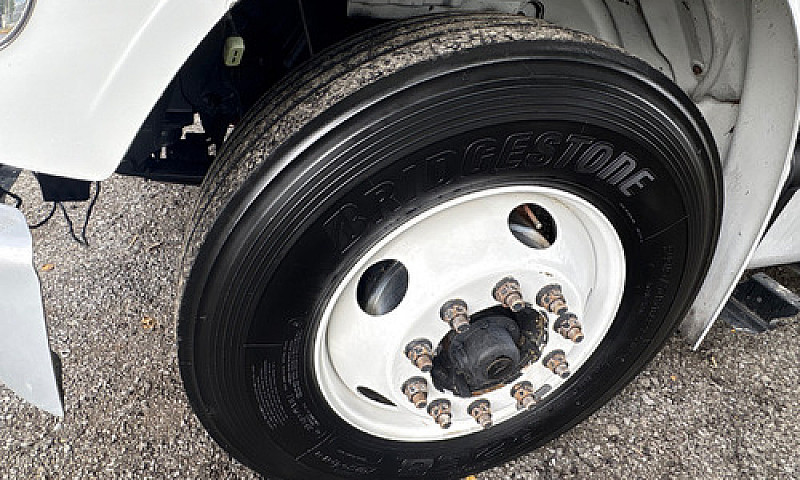 Freighliner M2 Cummi...