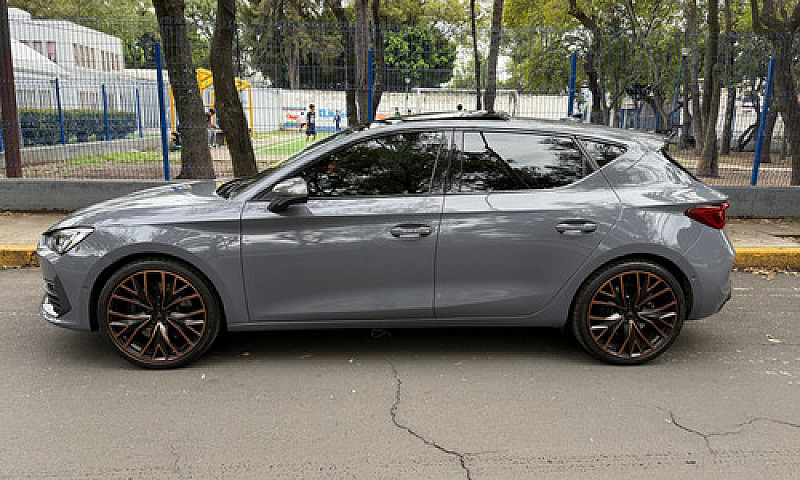 Cupra Leon 300Hp...