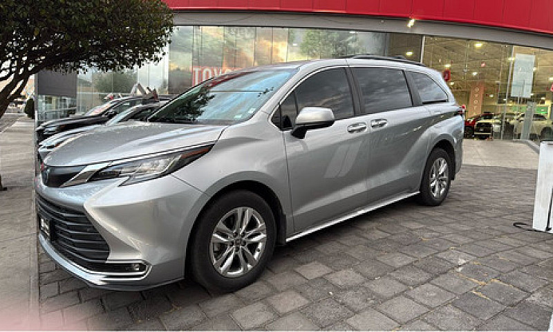 Toyota Sienna 2022...