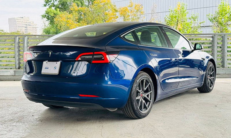 Tesla Model 3 5P Paq...