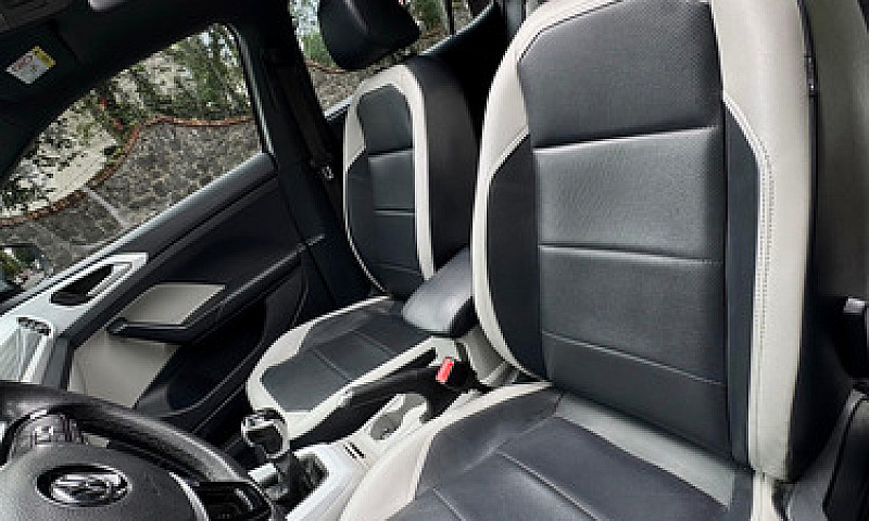 Volkswagen T-Cross 1...