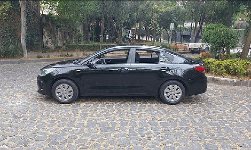 Kia Rio 2020!! Unico...