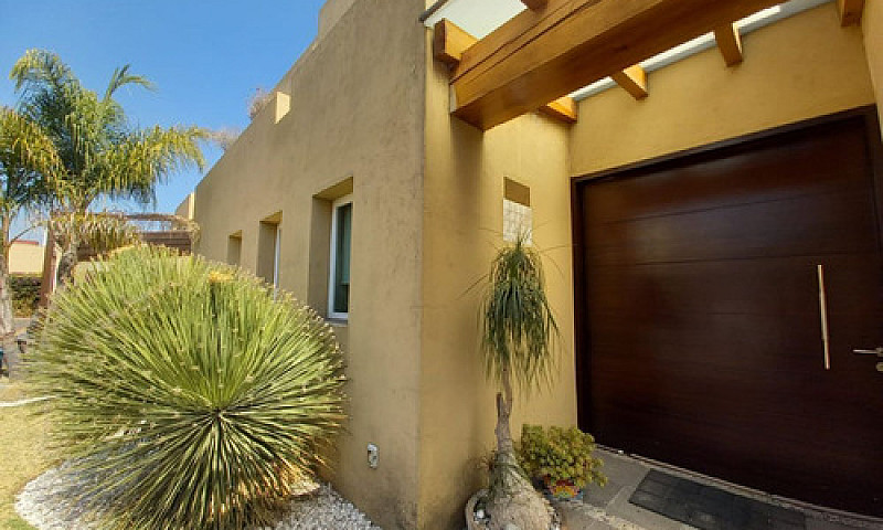 Casa En Venta En Bel...