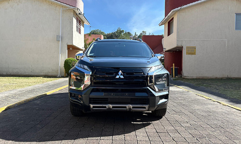 Mitsubishi Xpander 1...