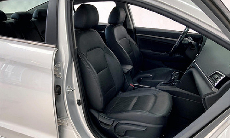 Hyundai Elantra 2018...