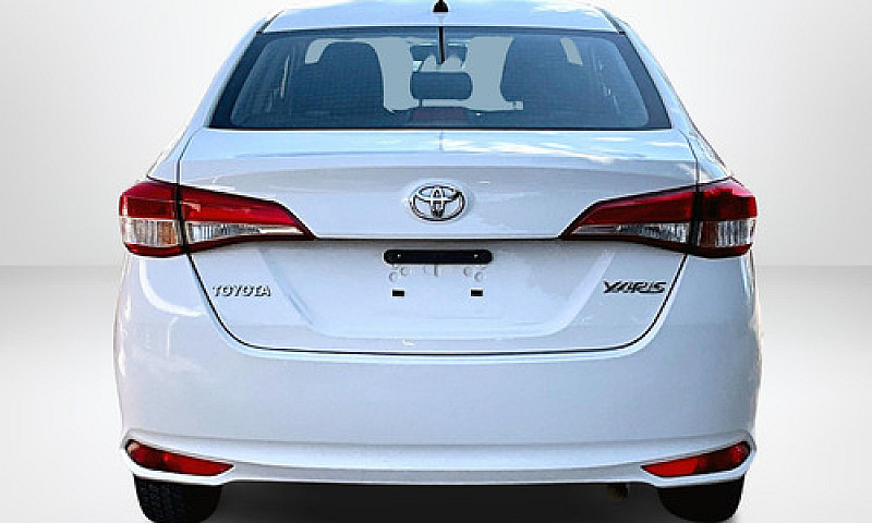 Toyota Yaris 2022...