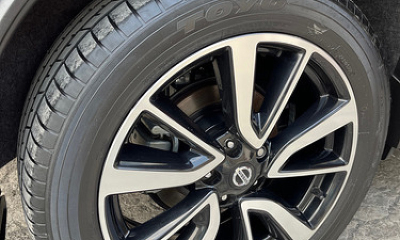 Nissan X-Trail 2.5 E...
