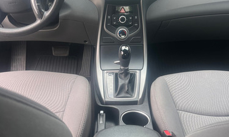 Hyundai Elantra 1.8 ...