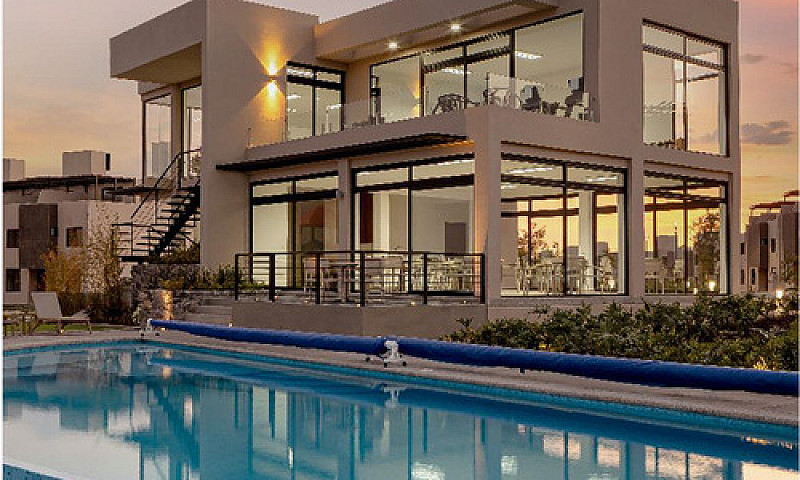 Meseta Altta Homes...