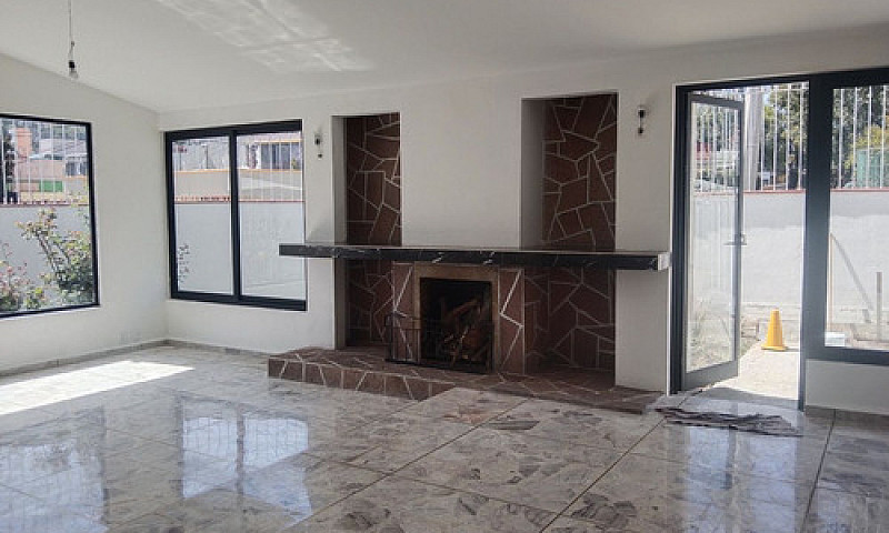 Casa Un Piso / Las A...