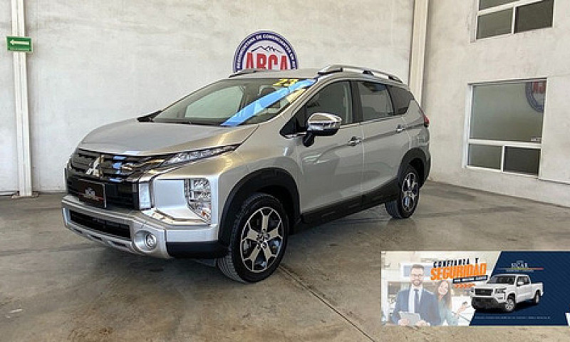 Mitsubishi Xpander 2...