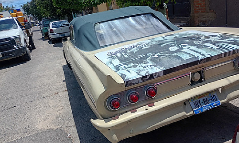 Convertible V8 Motor...